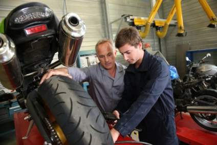 which motorcycle mechanics make the most money